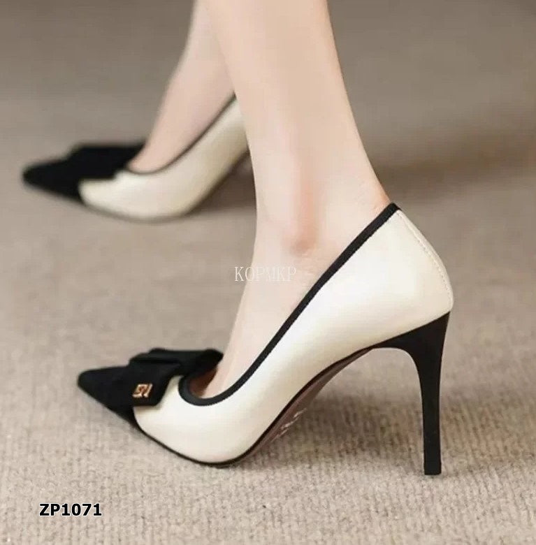 Zapato de tacón alto color blanco con negro