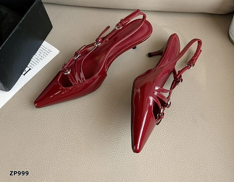 Zapato de tacón medio color rojo vino
