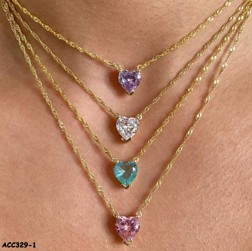 Gargantillas doradas de acero inoxidable con piedra en corte corazon