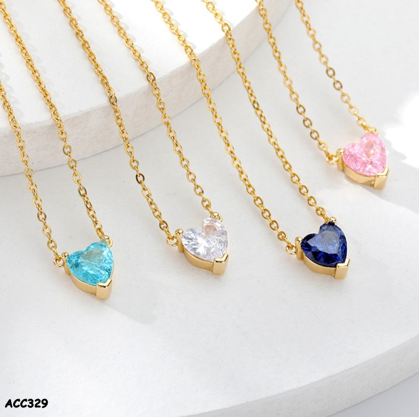Gargantillas doradas de acero inoxidable con piedra en corte corazon