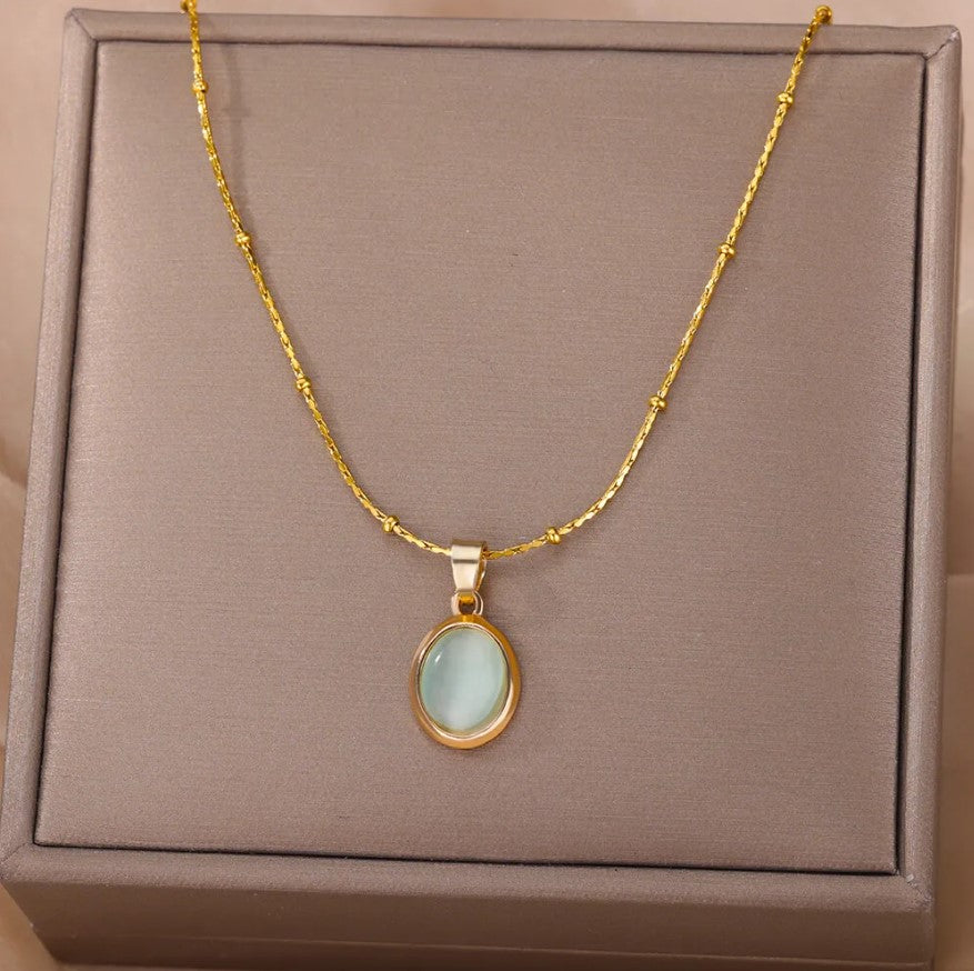 Gargantilla de acero inoxidable con ópalo (verde, azul y blanco)