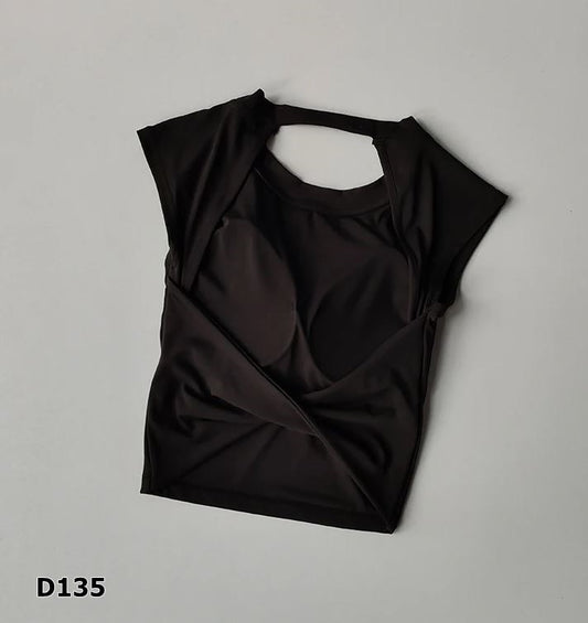 Top deportivo con aumento color fucsia y negro