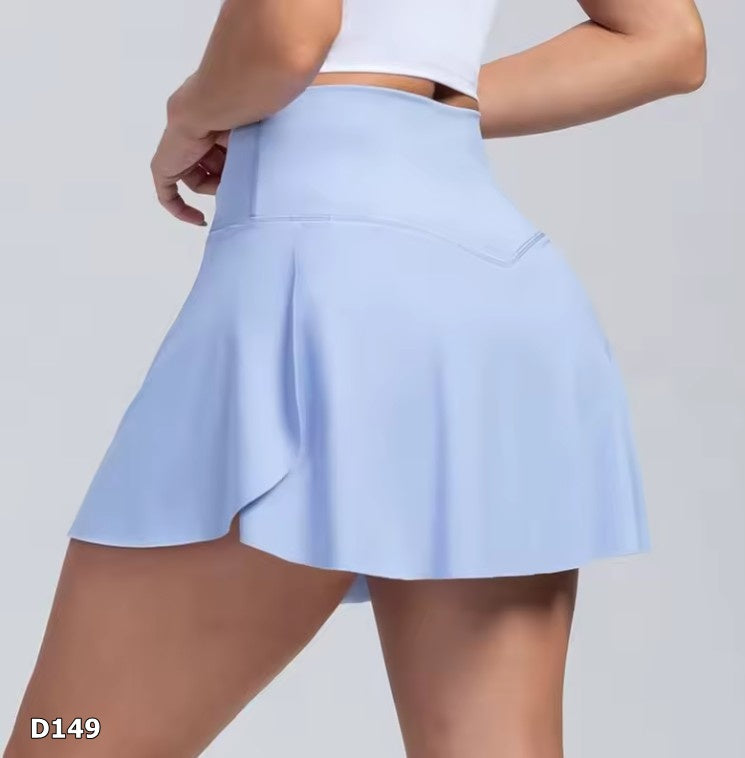 Falda corta deportiva color celeste con bolsillo