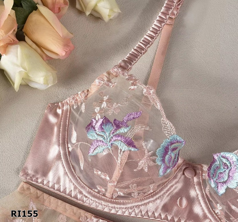 Lencería 4 piezas blonda color rosa claro