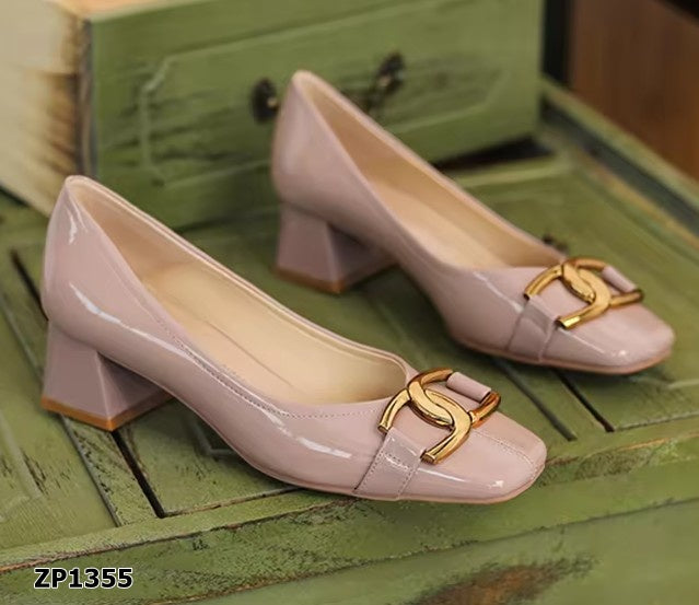 Zapato de tacón medio cuadrado color nude