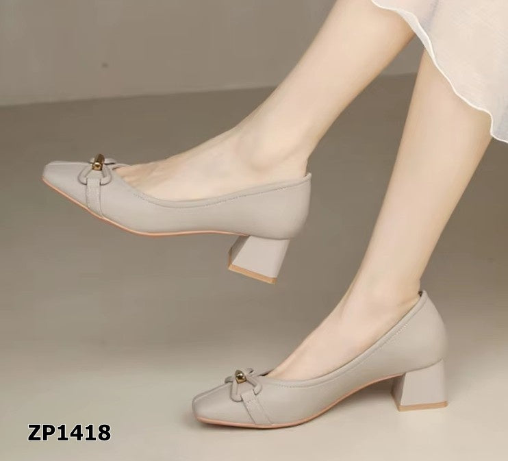 Zapato de tacón medio cuadrado color gris