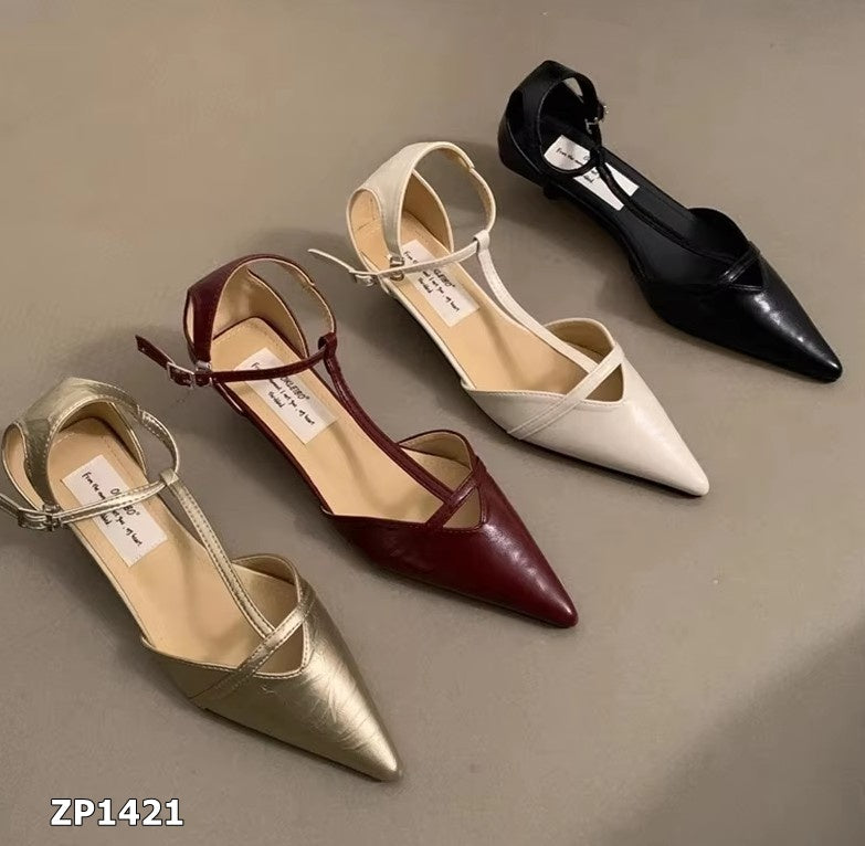 Zapato de tacón bajo color beige