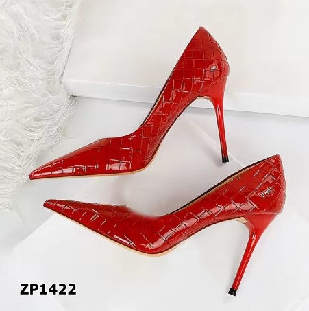 Zapato de tacón alto color rojo