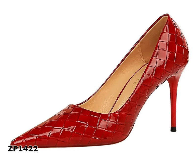 Zapato de tacón alto color rojo
