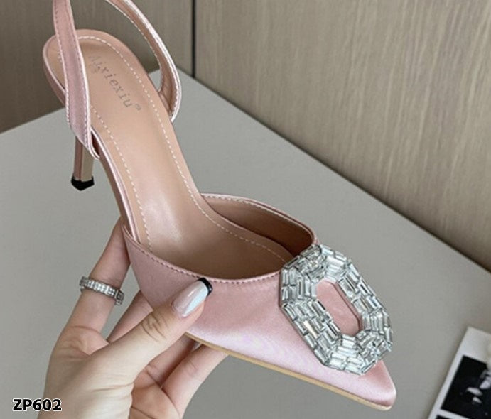 Zapato de tacón alto color rosa