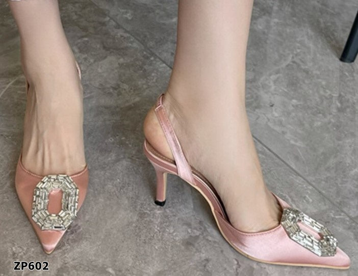 Zapato de tacón alto color rosa