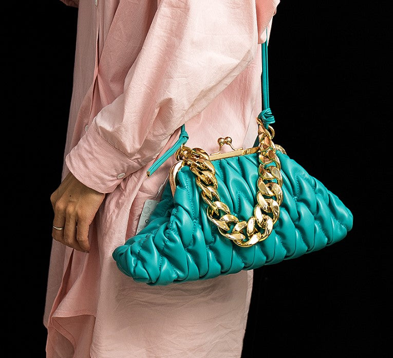 Bolso naranja o aqua con cadena dorada