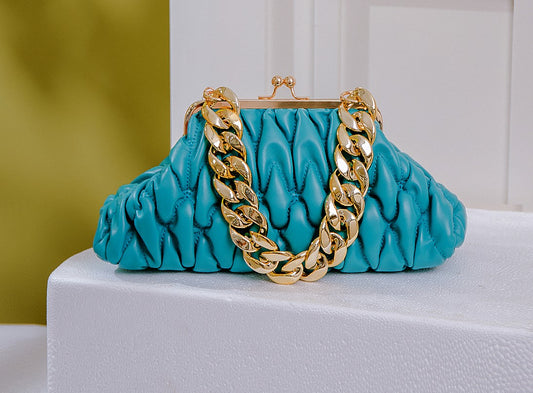 Bolso naranja o aqua con cadena dorada