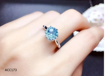 Anillo con piedra azul baño de plata