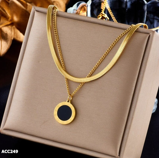 Gargantilla dorada de acero inoxidable con piedra negra