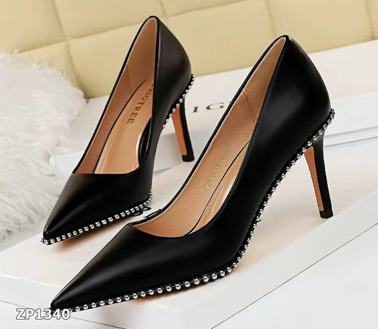 Zapato de tacón alto color negro