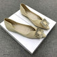 Zapato bajo color beige y verde