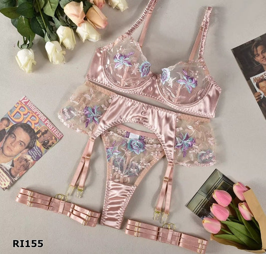 Lencería 4 piezas blonda color rosa claro