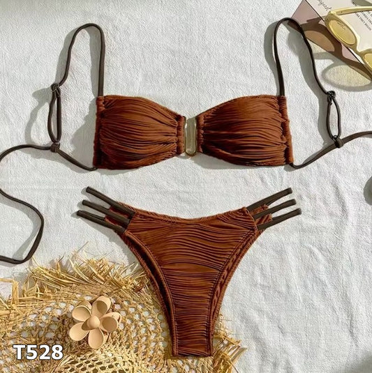 Traje de baño de dos piezas color ladrillo con negro
