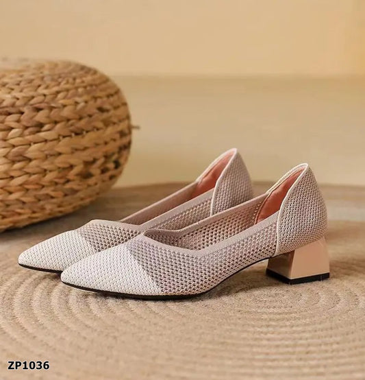 Zapato de tacón cuadrado medio color beige
