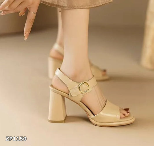Sandalia tacón cuadrado alto color beige