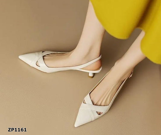 Zapato de tacón bajo redondo color blanco hueso