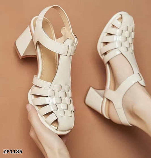 Zapato de tacón alto color blanco