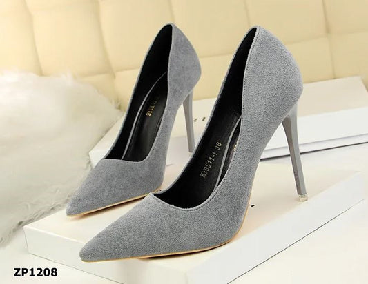 Zapato de tacón alto color gris claro