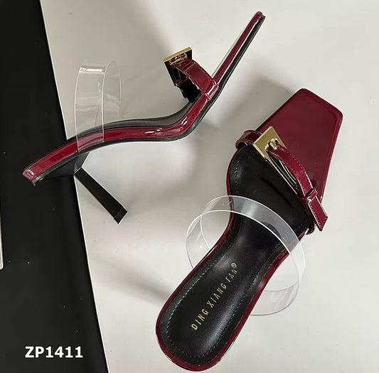 Sandalia de tacón medio punta cuadrada color rojo vino y negro