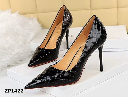 Zapato de tacón alto color negro