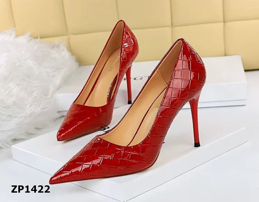 Zapato de tacón alto color rojo