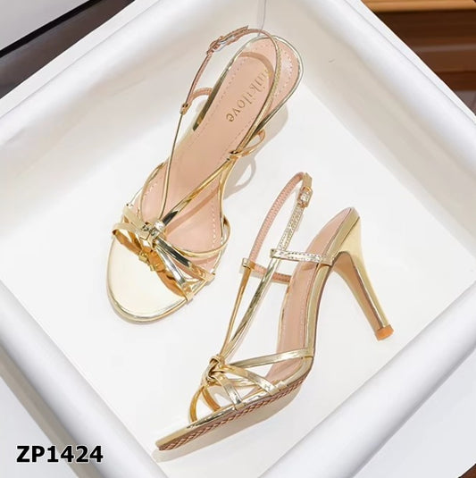 Sandalia de tacón alto color dorado