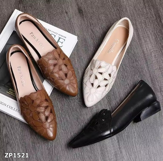 Zapato de tacón bajo color cafe