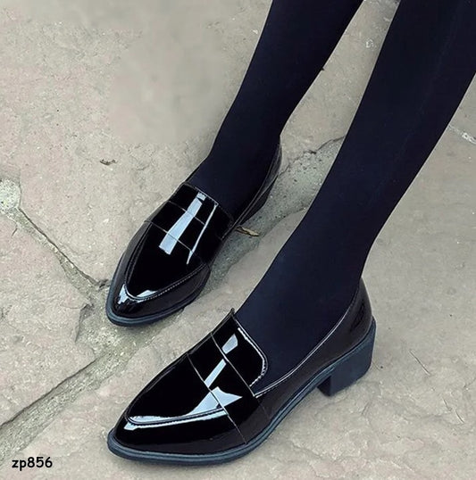 Zapatos de tacón medio oxford negros